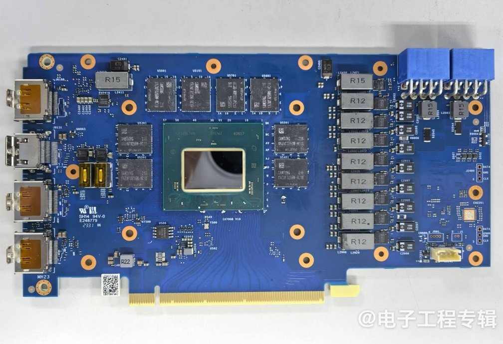 Intel顶配游戏显卡拆解，里面长什么样？(图12)