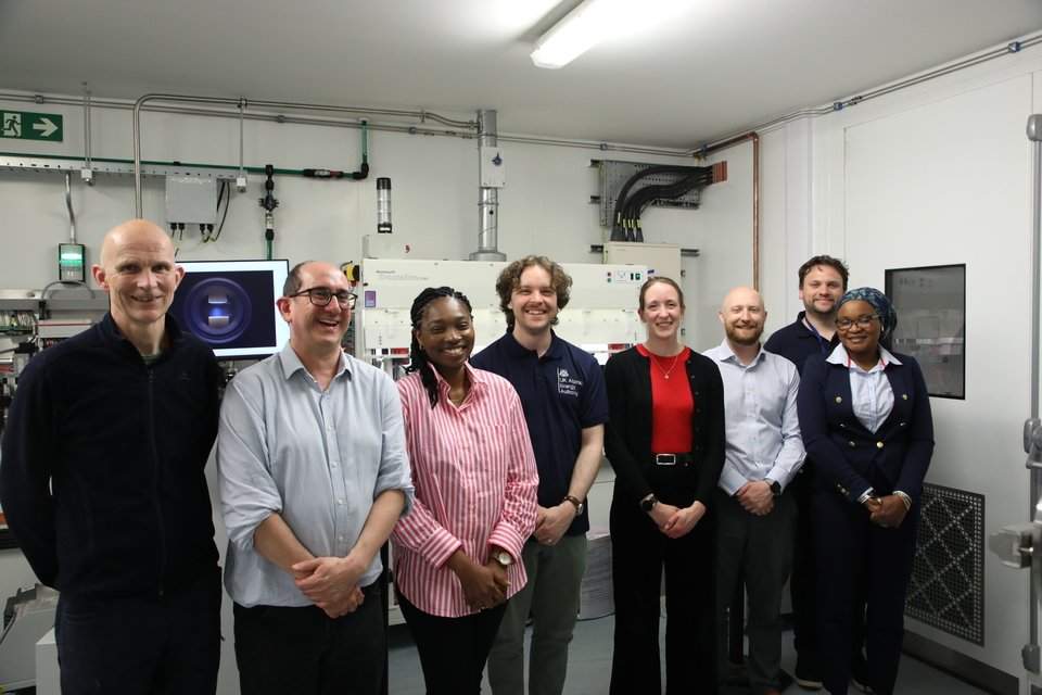 世界首款碳-14钻石电池问世,潜在寿命可达数千年(图2) 世界首款碳-14钻石电池问世,潜在寿命可达数千年(图2)